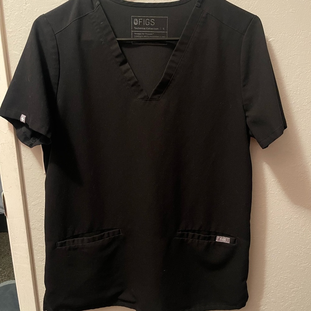 FIGS scrub top